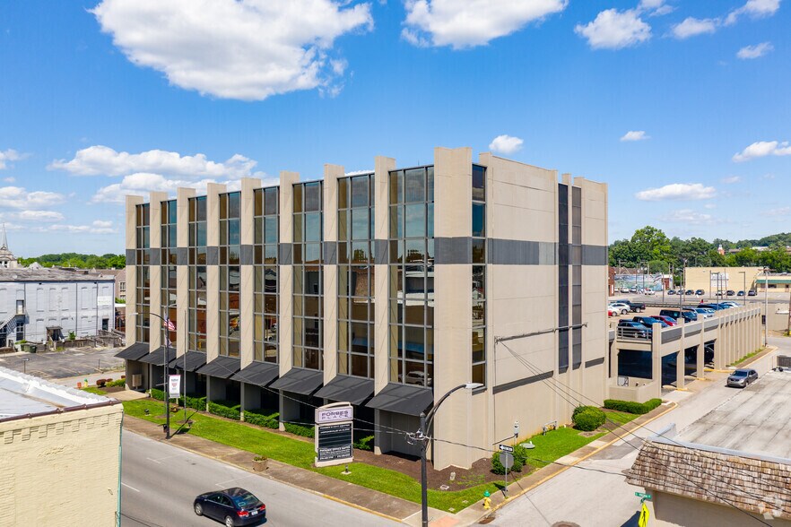 1002 S Virginia St, Hopkinsville, KY à louer - Photo du bâtiment - Image 2 de 5