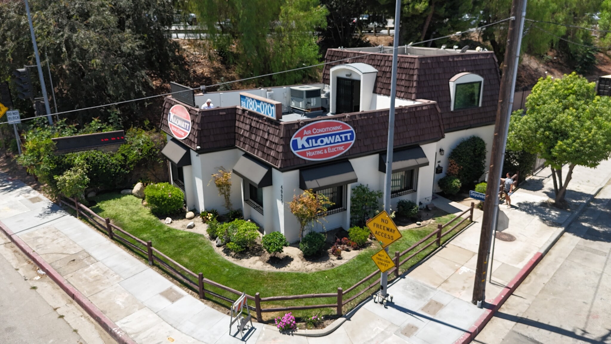 15300 Morrison St, Sherman Oaks, CA for lease Building Photo- Image 1 of 18
