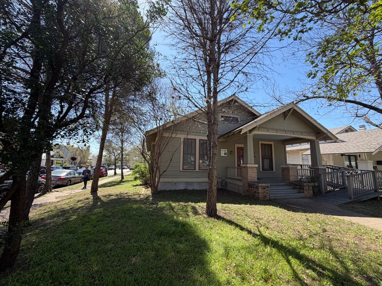 1409 W 6th St, Austin, TX à louer - Photo du bâtiment - Image 3 de 7