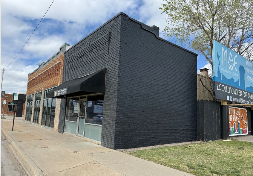 1824 E Douglas Ave, Wichita, KS à louer - Photo du bâtiment - Image 1 de 1