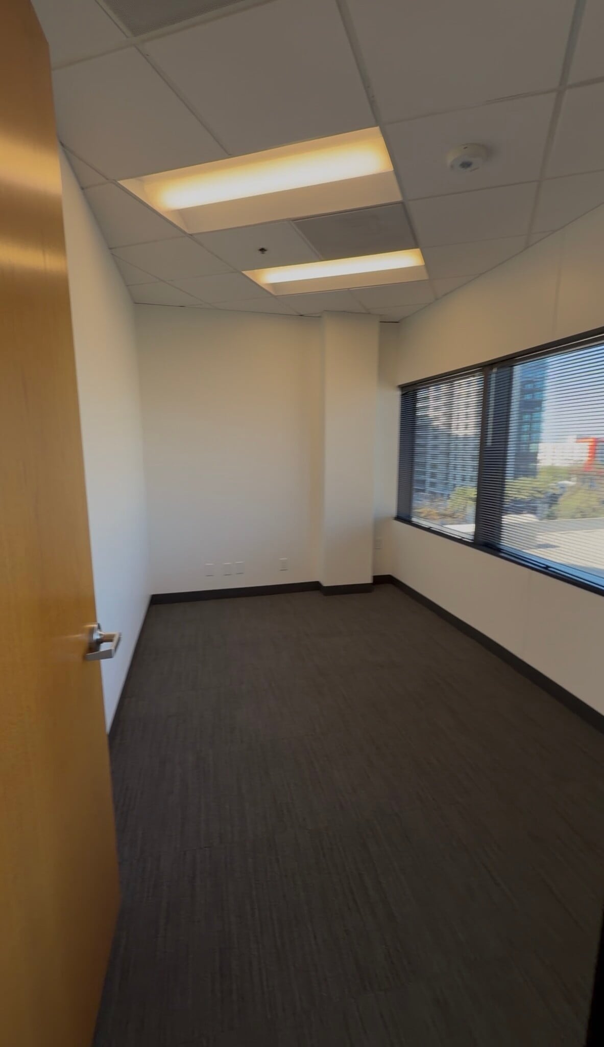 4 Hutton Centre Dr, Santa Ana, CA for lease Interior Photo- Image 1 of 5