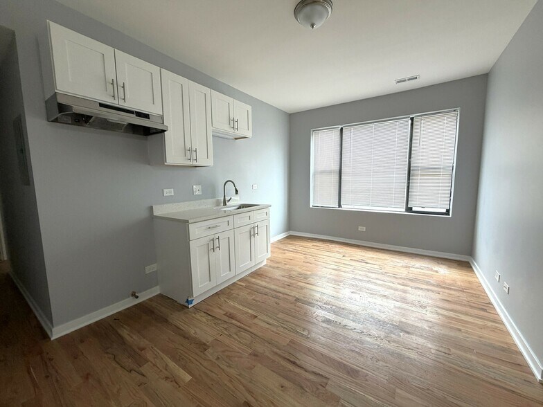 7109 S Bennett Ave, Chicago, IL à vendre - Photo du bâtiment - Image 2 de 5