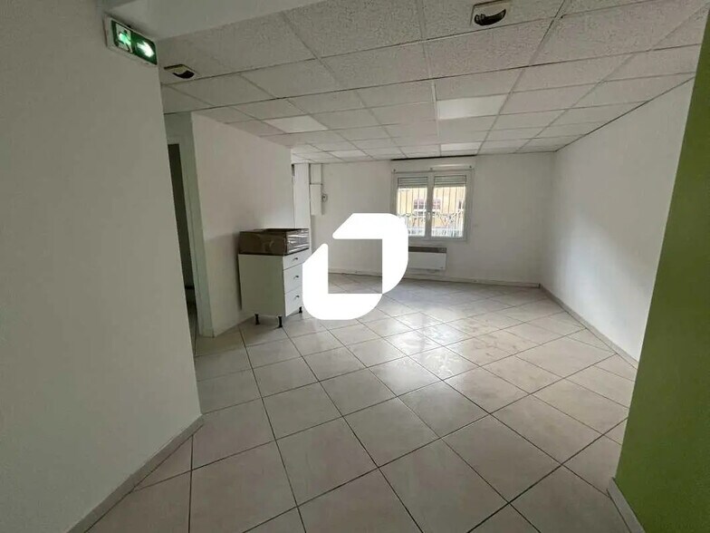 Bureau dans Ris-Orangis à louer - Photo intérieure - Image 2 de 10