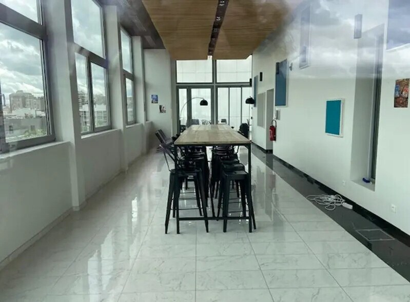 Office in Boulogne-Billancourt for lease - Interior Photo - Image 2 of 8