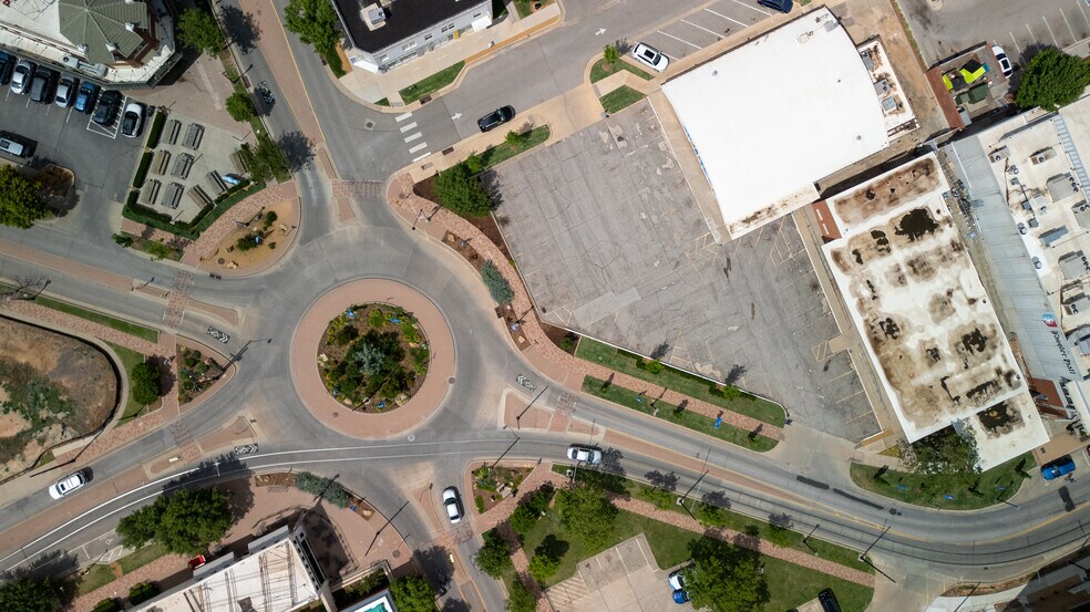 431 NW 10th St, Oklahoma City, OK à louer - Photo du bâtiment - Image 2 de 3