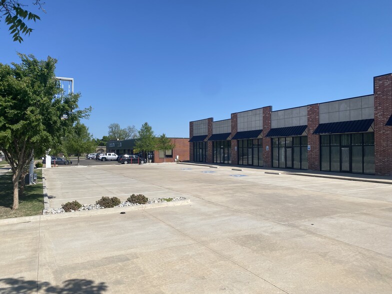 4836 NW 23rd St, Oklahoma City, OK for lease - Building Photo - Image 3 of 11