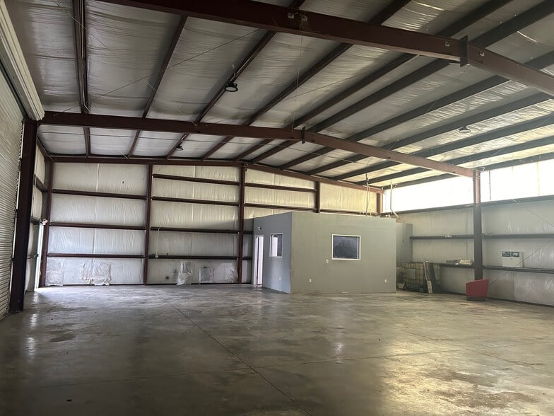 12017 Carlsbad St, Houston, TX for lease - Building Photo - Image 3 of 9