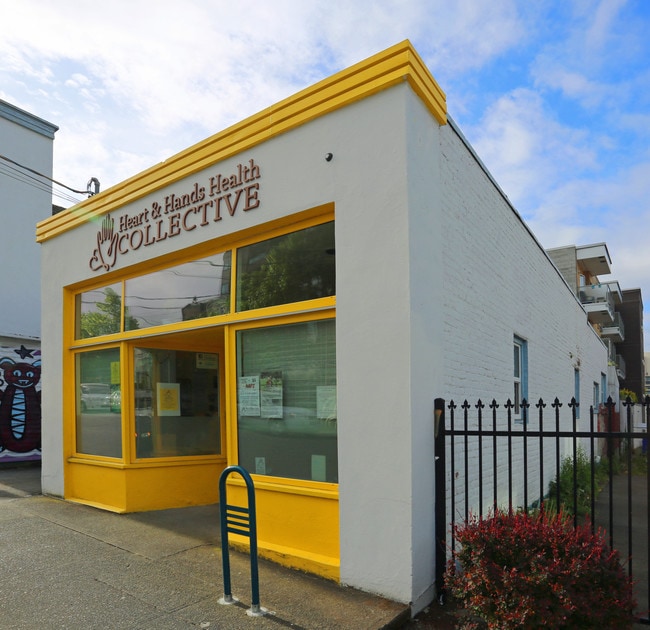 Plus de détails pour 851 Cormorant St, Victoria, BC - Bureau à vendre