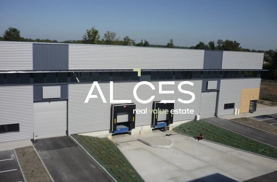 Bureau dans Saint-Jean-d'Illac à louer - Photo du bâtiment - Image 2 de 4