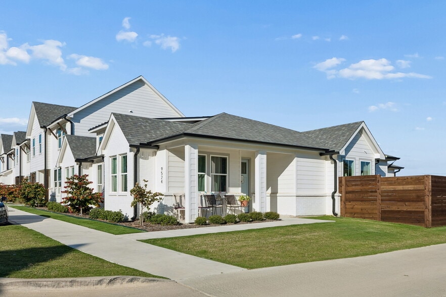 9524 Thorncrown Ln, Fort Worth, TX for sale - Building Photo - Image 2 of 21