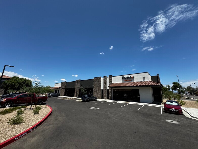 12329 W Bola Dr, Surprise, AZ à vendre - Photo du bâtiment - Image 3 de 7