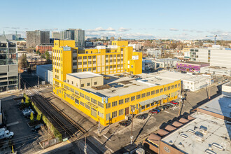 107 SE Washington St, Portland, OR - AERIAL  map view