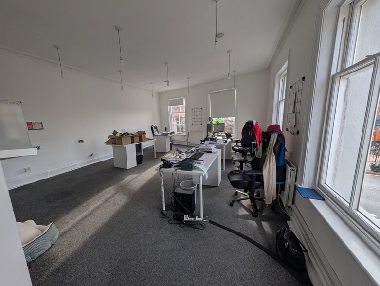 1-3B Park St, Lytham St. Annes for lease - Interior Photo - Image 3 of 7