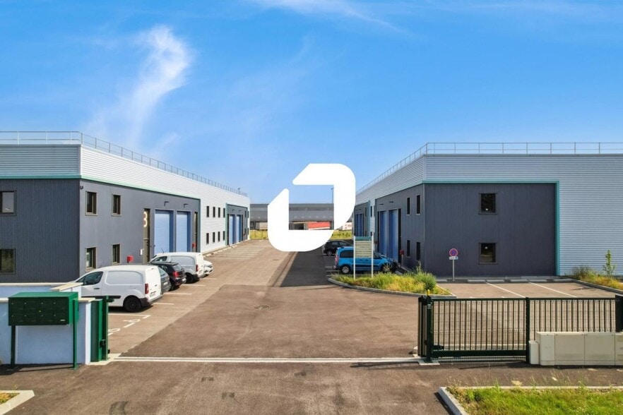 Flex in Saint-Vulbas for sale - Building Photo - Image 3 of 10