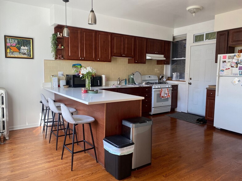 4734 N Beacon St, Chicago, IL à vendre - Photo du bâtiment - Image 2 de 7