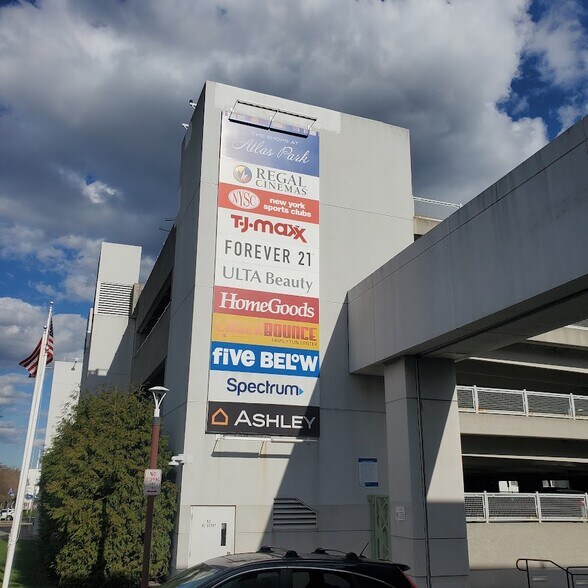 8000 Cooper Ave, Glendale, NY à louer - Photo du bâtiment - Image 2 de 12