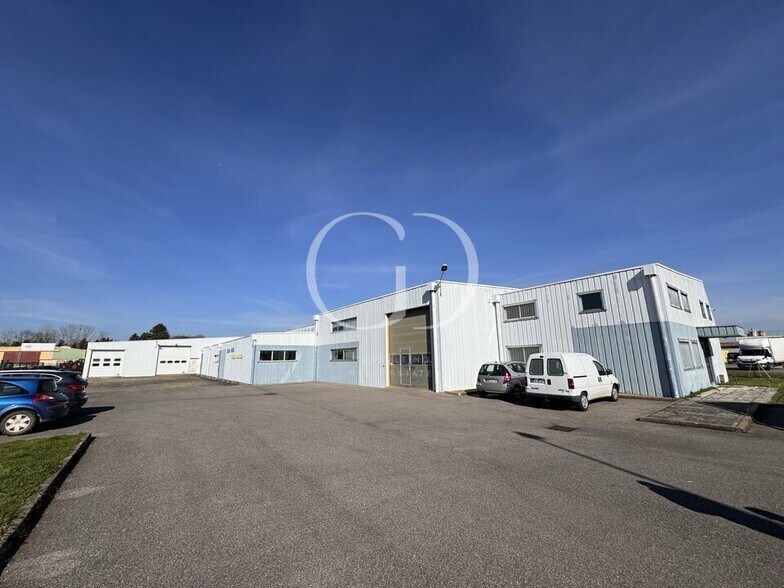 Flex in Saint Andre De Corcy for sale - Building Photo - Image 1 of 9