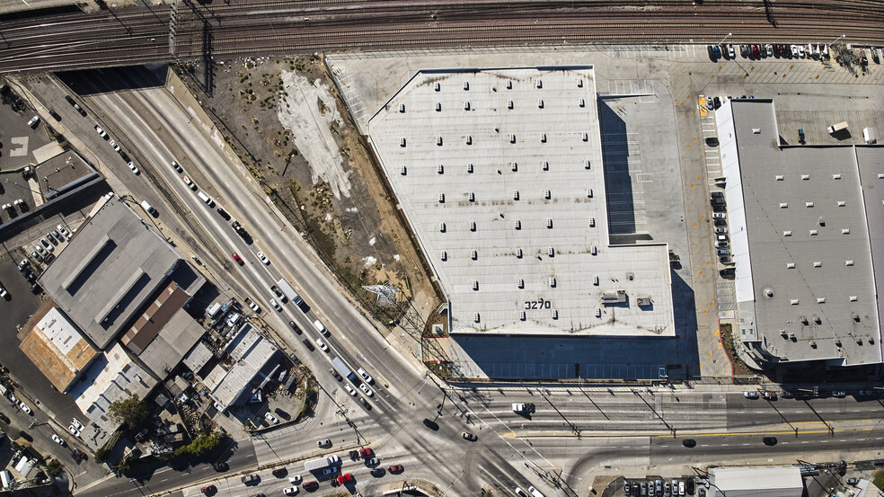 3270 E Washington Blvd, Los Angeles, CA for lease - Building Photo - Image 3 of 10