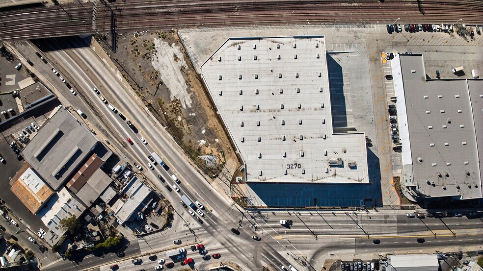 3270 E Washington Blvd, Los Angeles, CA à vendre - Photo du bâtiment - Image 2 de 17