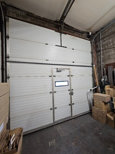 454 Meacham Ave, Elmont, NY à vendre - Photo du bâtiment - Image 3 de 24