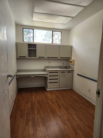 8607 Wurzbach Rd, San Antonio, TX à vendre - Photo du bâtiment - Image 3 de 8