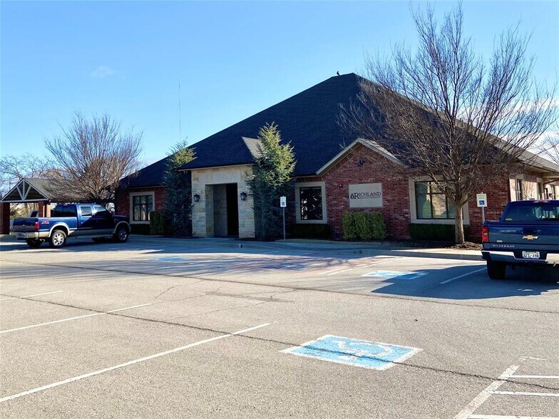 917 Cedar Lake Blvd, Oklahoma City, OK à louer - Photo du bâtiment - Image 3 de 18