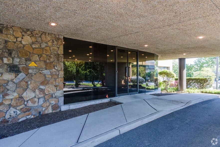 440 Sylvan Ave, Englewood Cliffs, NJ à louer - Photo du bâtiment - Image 3 de 7