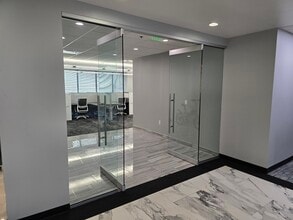 18167 US Highway 19 N, Clearwater, FL for lease Interior Photo- Image 1 of 12