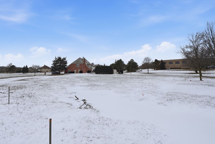 13210 Georgetown Dr, Orland Park, IL for sale - Building Photo - Image 3 of 13
