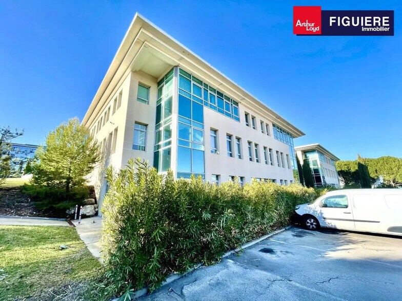 Office in Aix-en-Provence for lease - Building Photo - Image 1 of 12