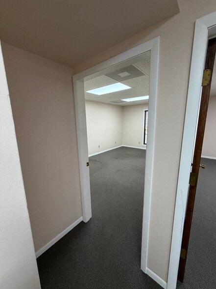 20620 Burl Ct, Joliet, IL for lease - Building Photo - Image 3 of 11
