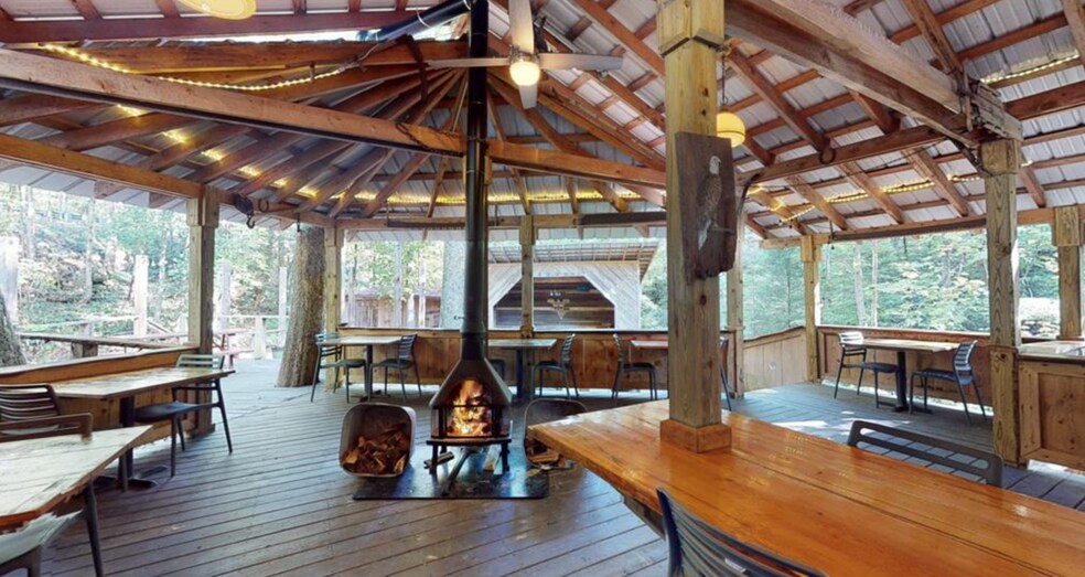 15303 Midland Trl, Ansted, WV à vendre - Photo du bâtiment - Image 2 de 44