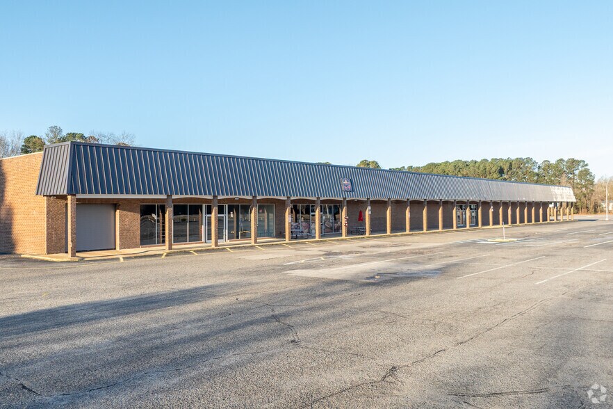1403 S Pollock St, Smithfield, NC à louer - Photo principale - Image 2 de 8