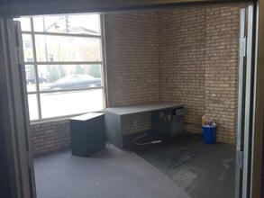 401-403 W Saint Charles Rd, Lombard, IL for lease Interior Photo- Image 2 of 8