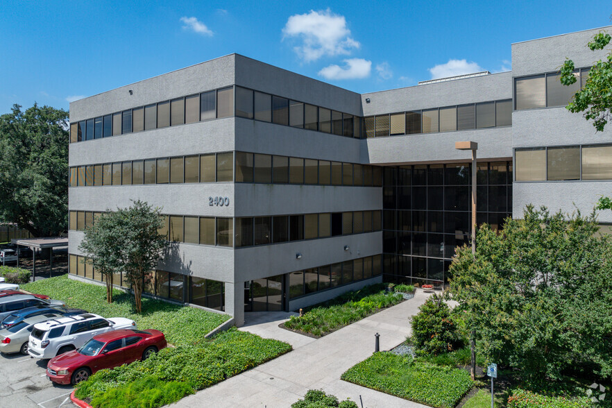 2400 Augusta Dr, Houston, TX for lease - Building Photo - Image 2 of 22