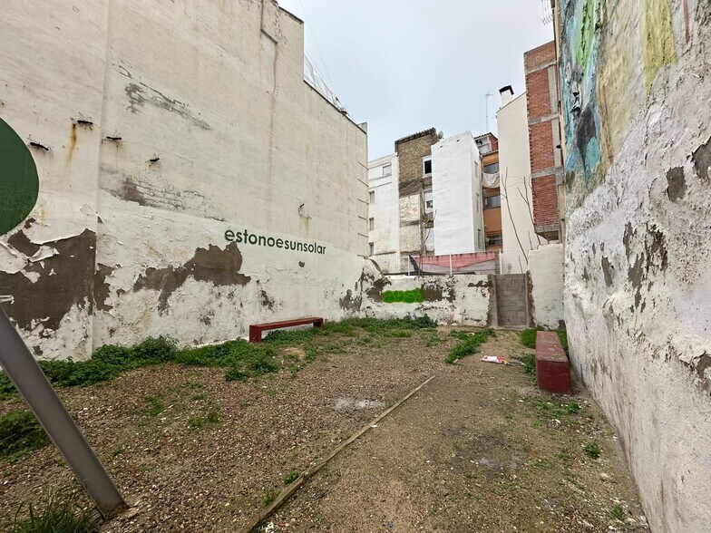 Terrain dans Zaragoza, Zaragoza à vendre - Photo du bâtiment - Image 1 de 9