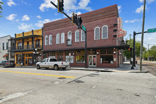 Ybor City Historic El Encanto Bldg for Sale - Parc de stationnement couvert