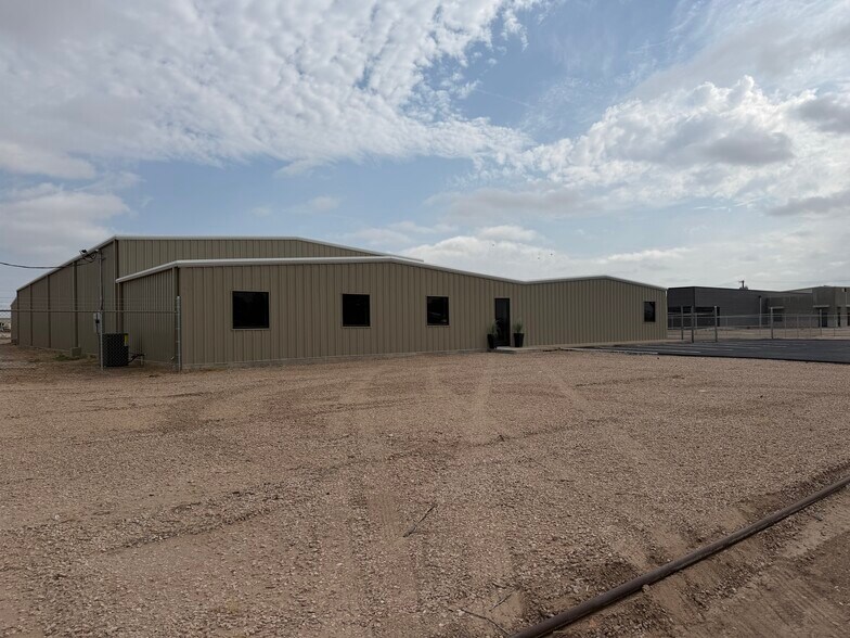 2410 Steven Rd, Odessa, TX à louer - Photo du bâtiment - Image 3 de 18