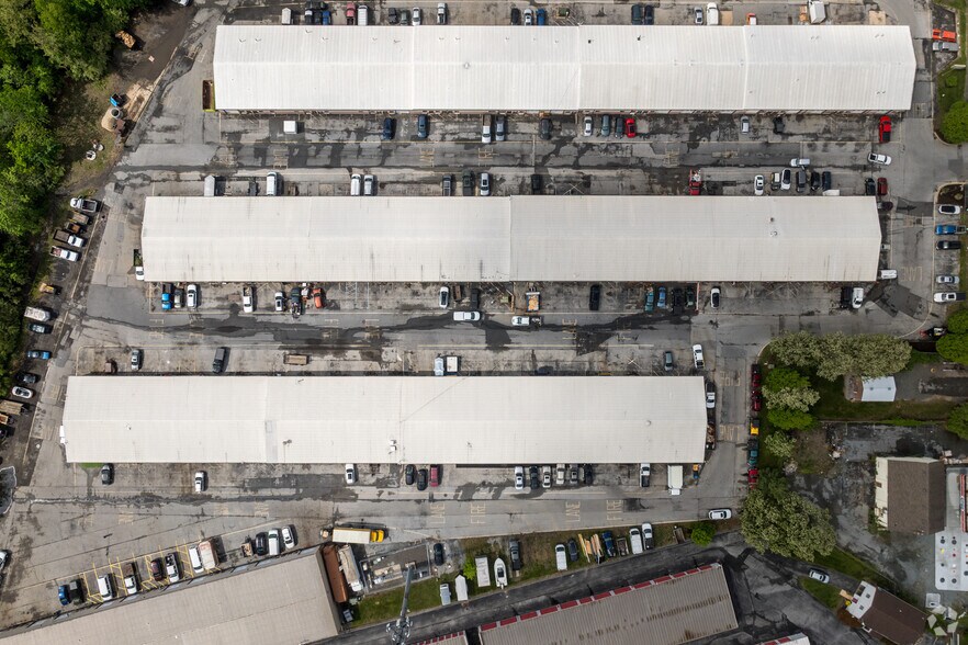 950 Ridge Rd, Claymont, DE à louer - Photo du bâtiment - Image 2 de 11