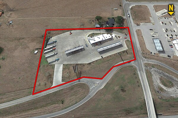 901 S Eagle St, Weimar, TX à vendre Photo du bâtiment- Image 1 de 3