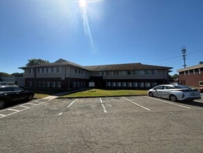 53 New Britain Ave, Rocky Hill, CT for lease Interior Photo- Image 1 of 21