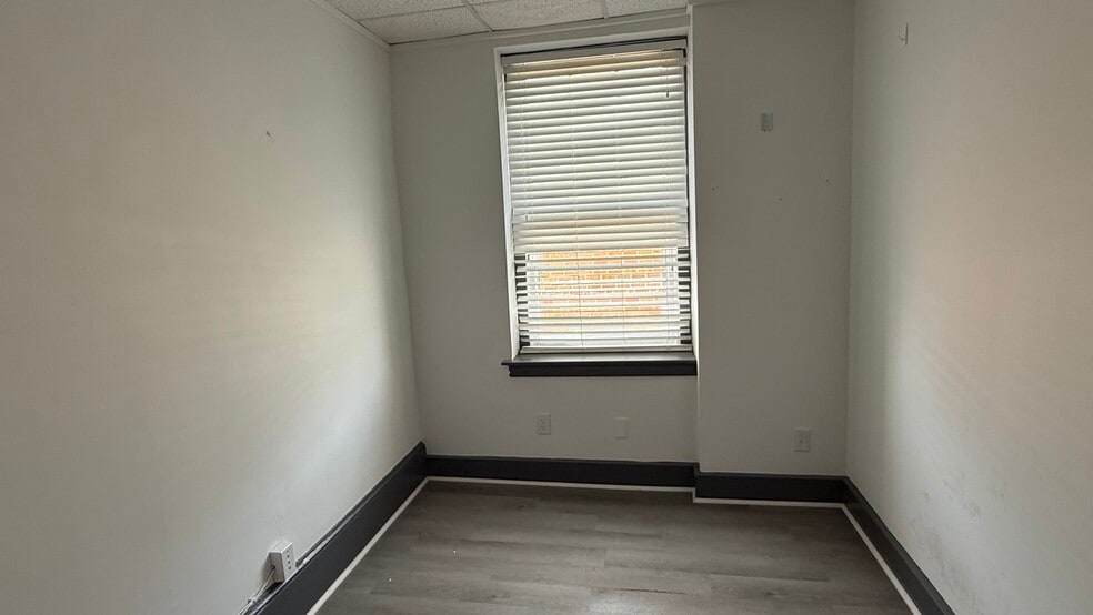 103 Kings Hwy E, Haddonfield, NJ for lease - Interior Photo - Image 3 of 11