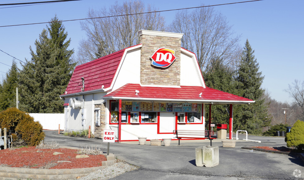 Dairy Queen Portfolio portfolio of 3 properties for sale on LoopNet.ca - Primary Photo - Image 3 of 3