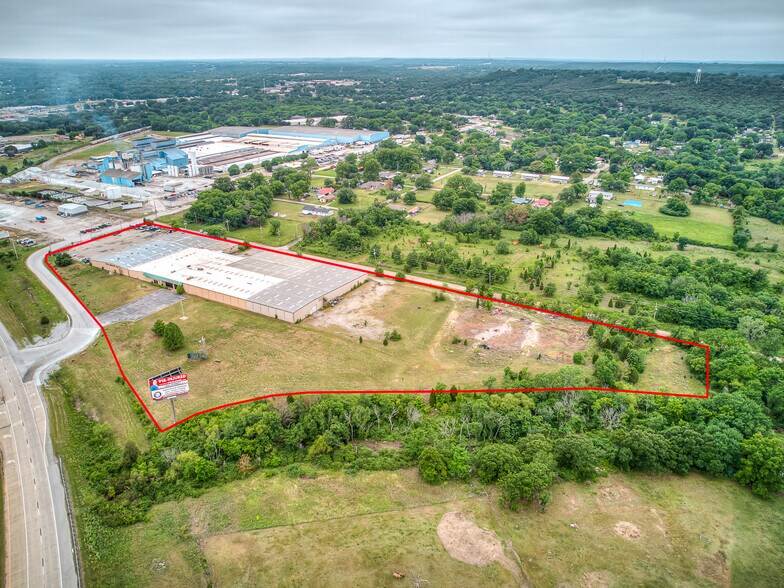601 US 75, Henryetta, OK for lease - Building Photo - Image 2 of 7