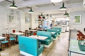 160 Huron St, Brooklyn, NY à louer Photo intérieure- Image 1 de 13