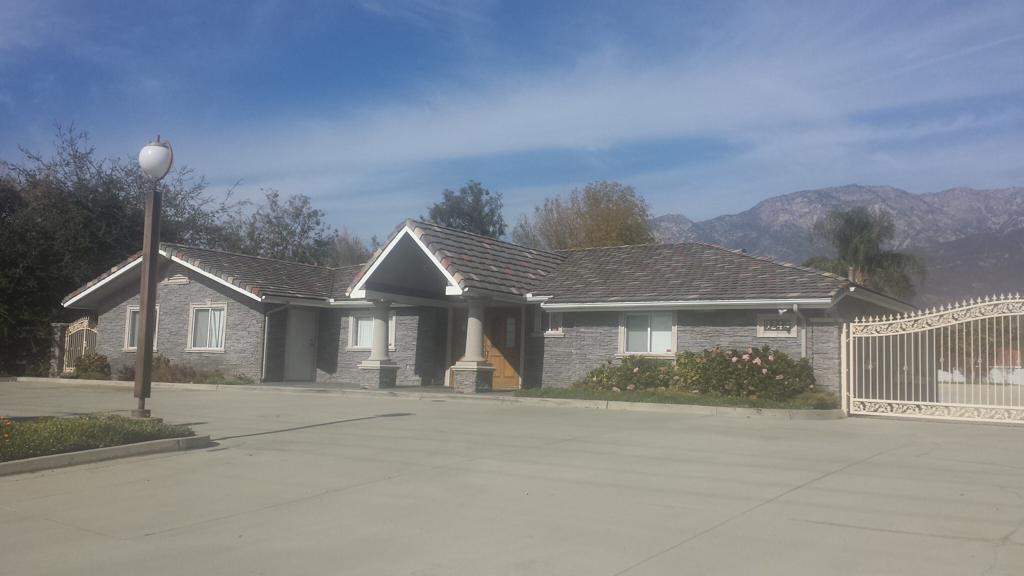 9244 19th St, Rancho Cucamonga, CA à vendre Photo principale- Image 1 de 1