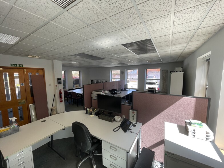 Brown St, Salisbury à vendre - Photo du bâtiment - Image 2 de 3