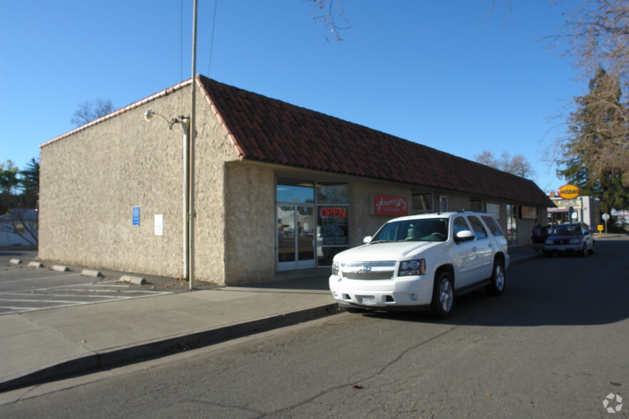 1925-1931 Esplanade Rd, Chico, CA for lease - Building Photo - Image 2 of 11