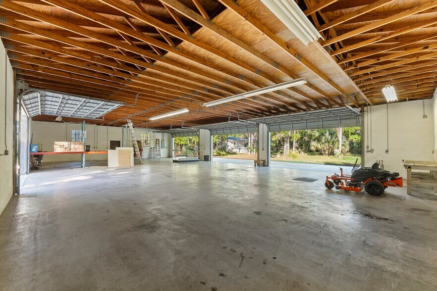 11541 Okeechobee Rd, Fort Pierce, FL à vendre - Photo du bâtiment - Image 3 de 46