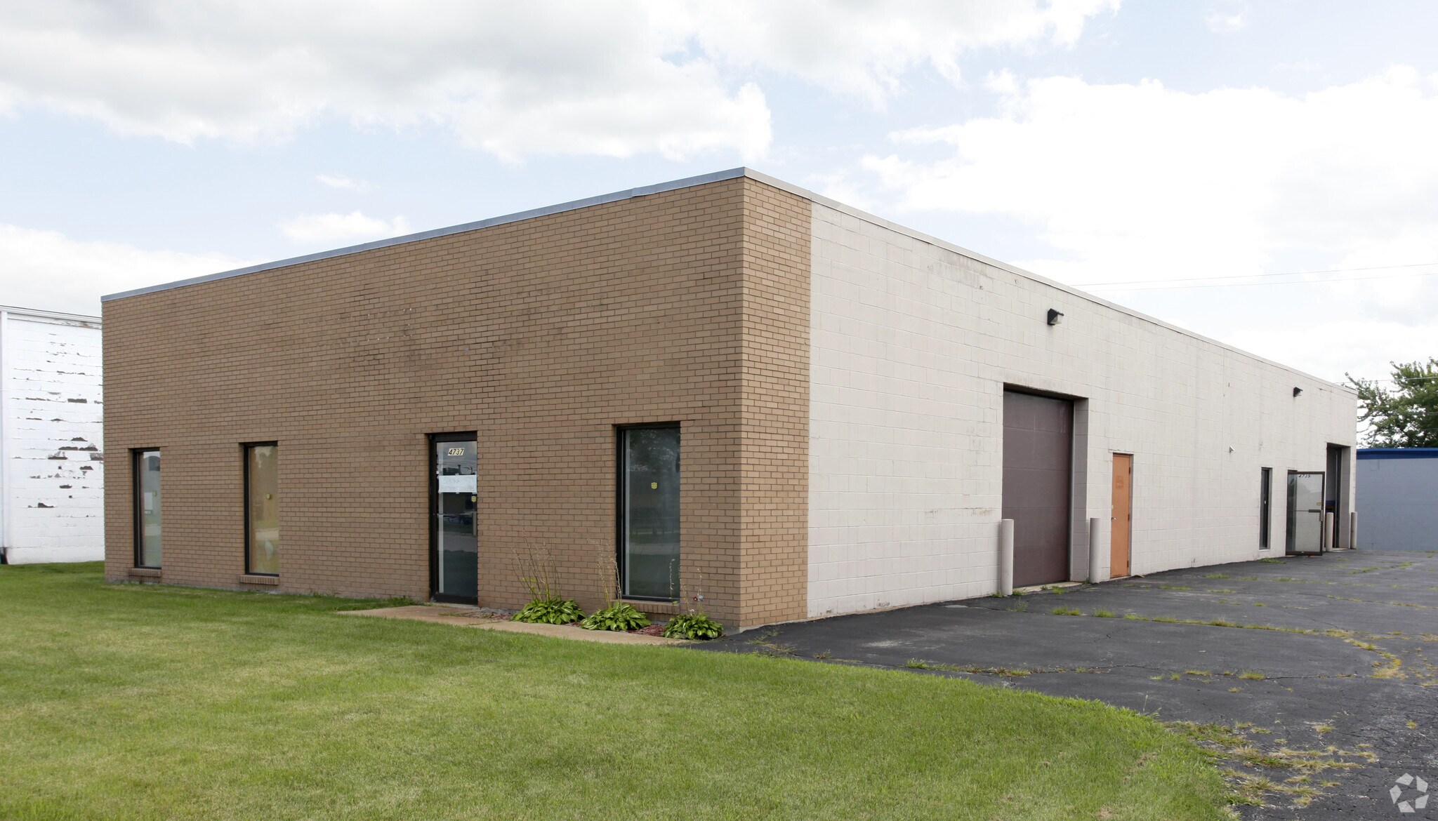 4737-4739 Colt Rd, Rockford, IL for lease Primary Photo- Image 1 of 4